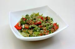 Salata libaneza de patrunjel, rosii si grau(tabbouleh) 1