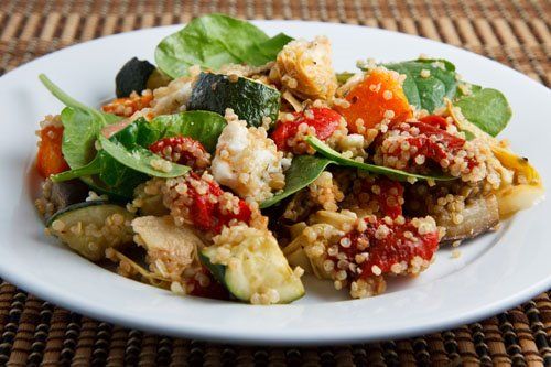 Salata de quinoa cu legume si anchois